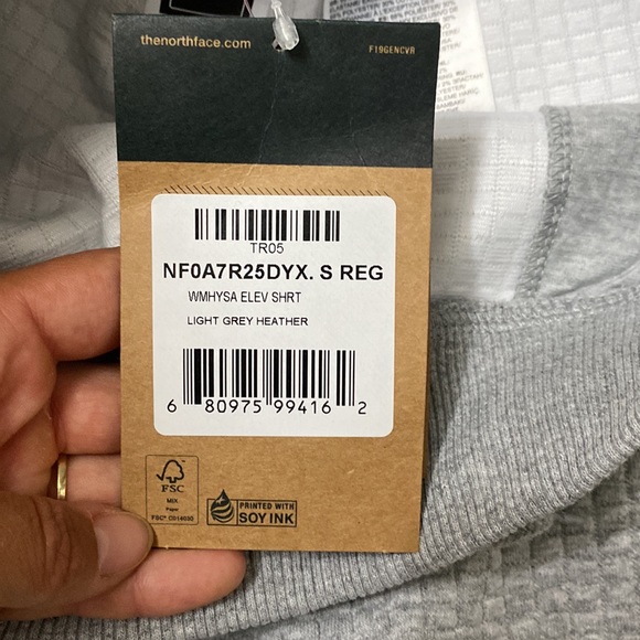 North Face Shorts - Picture 3 of 4